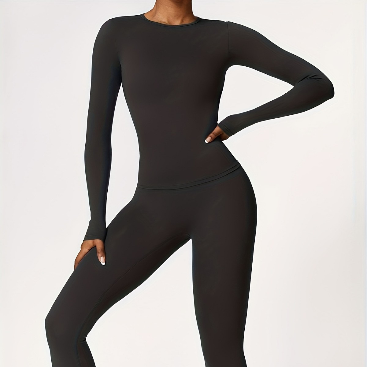 بدلة يوجا ضيقة ذات أكمام طويلة - مراجعة Pilates & Yoga Reversible Mockneck Sweatshirt وسعره